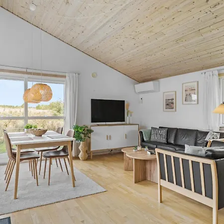3 Bedroom Gorgeous In Casa de Férias *